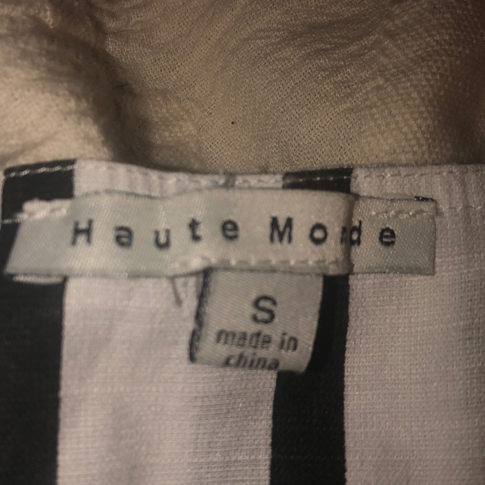 Black and White Lightweight Summer Top Sm - Picture 2 of 4